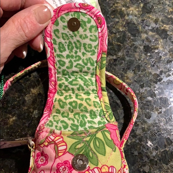 NWT Vera Bradley petal pink cellphone case - Picture 3 of 3